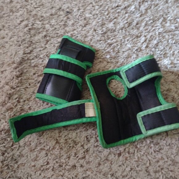 Kids skating wrist guards - Picture 1 of 3